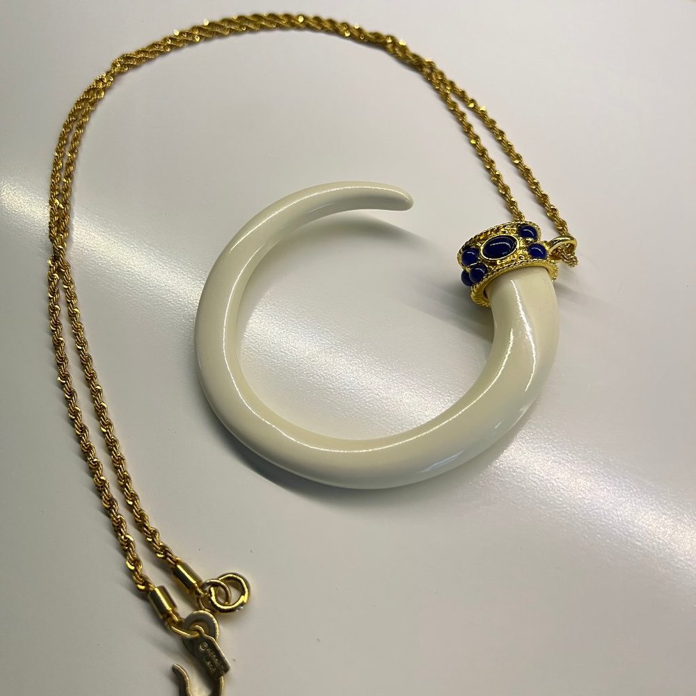 Kenneth Jay Lane Long Gold Plated Rope Chain and Faux Ivory horn pendant Necklac - Picture 3 of 11